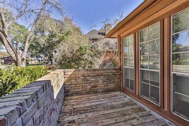 Foto del edificio - 6703 Sutter Park Ln