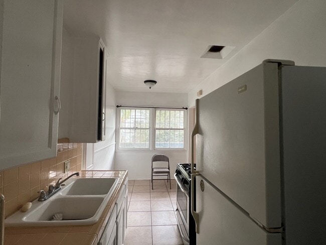 Foto del edificio - 873 N Hoover St