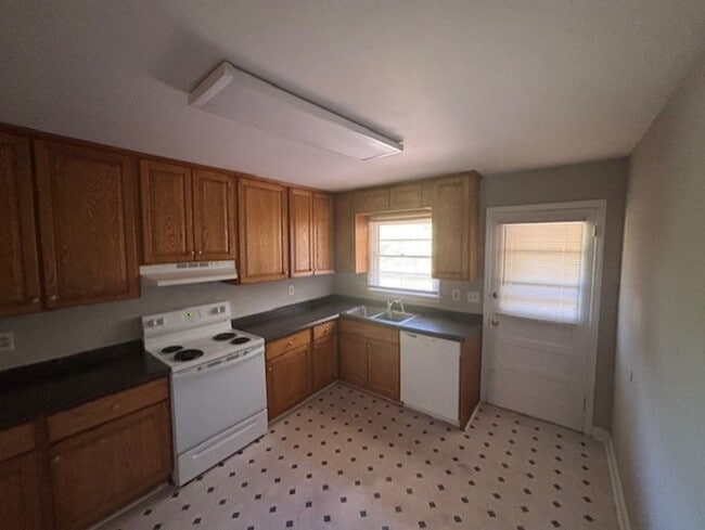 Photo - 1529 Old Central Rd Apartment