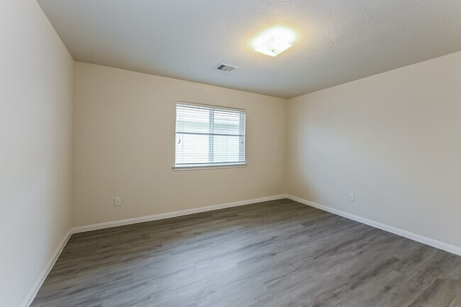 Foto del edificio - 723 North Ella Creek Drive