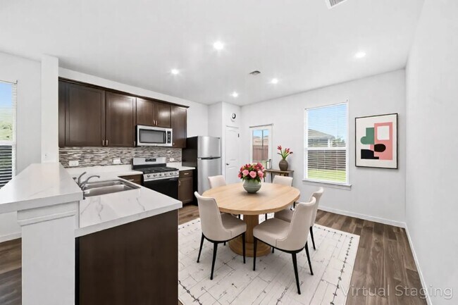 Foto del edificio - 16306 Fontana Ct