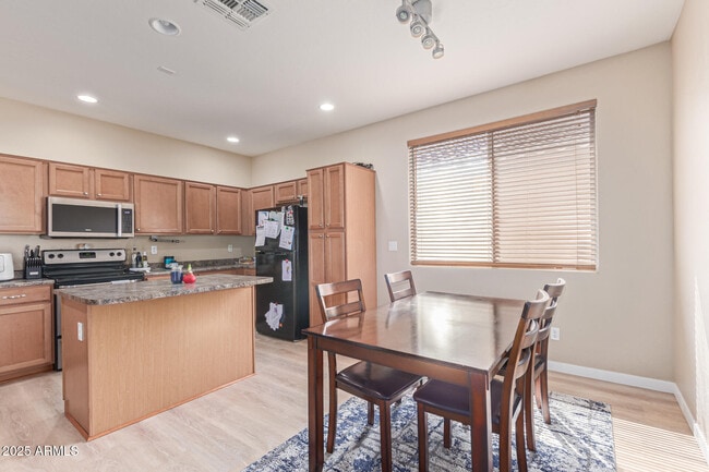 Building Photo - 20910 E Sonoqui Dr