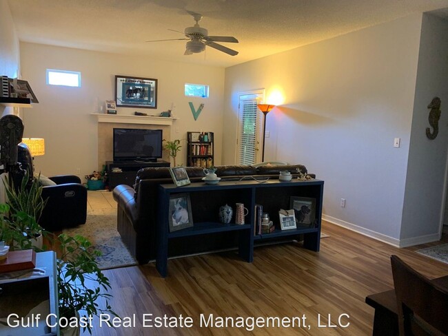 Building Photo - 3 br, 2 bath House - 3227 E GONZALEZ ST