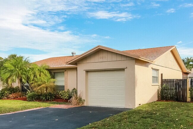 Foto del edificio - 9811 NW 23rd St