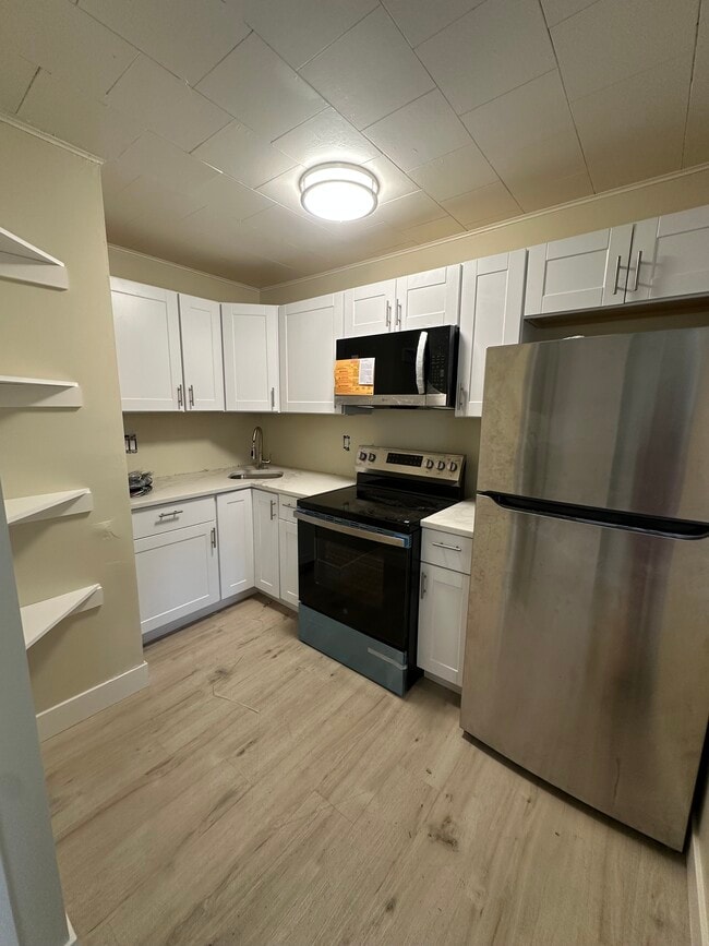 Building Photo - Yale 5-Plex
