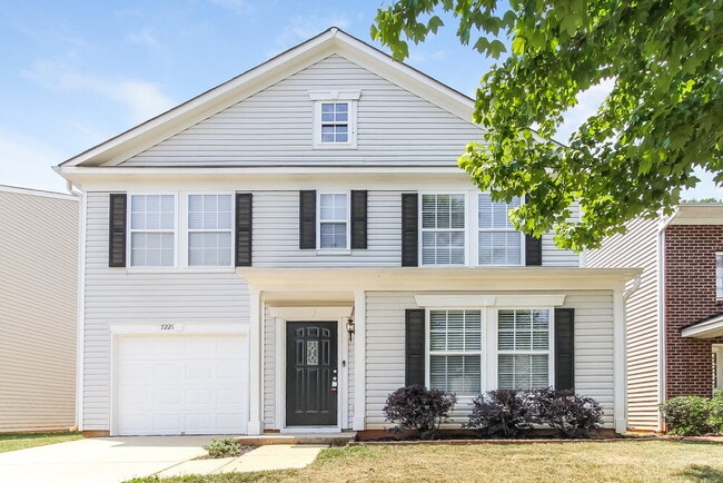 Building Photo - 7221 Fox Point Dr