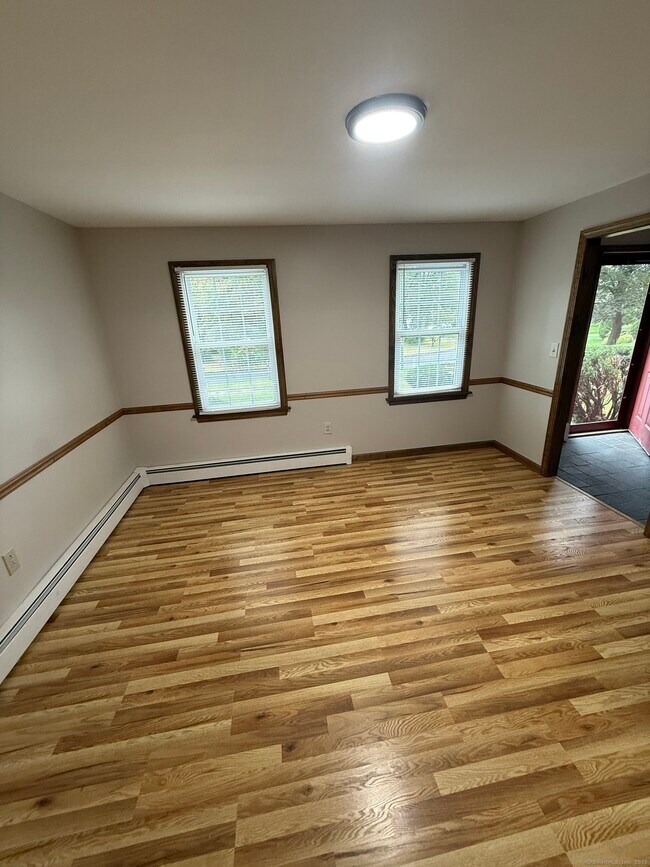 Building Photo - 276 Carriage Way