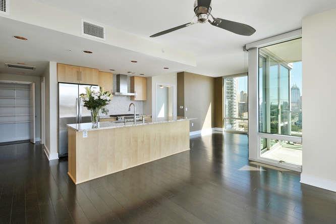 Foto principal - 300 Bowie St