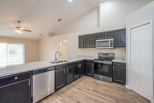 Building Photo - 669 Madrid Dr