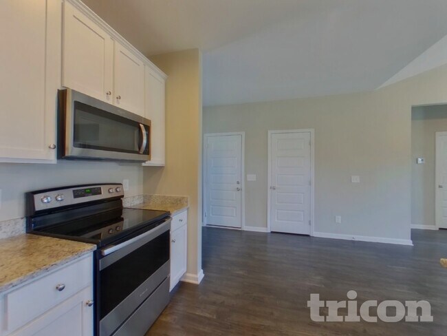 Building Photo - 1016 Cyril Dr