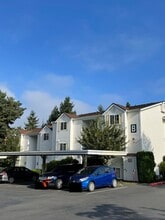 Building Photo - 11002 SE Petrovitsky Rd