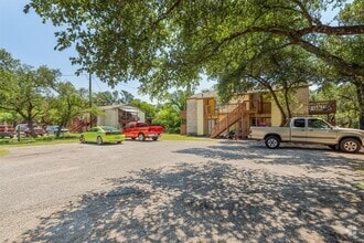 Building Photo - 302 Algerita Dr