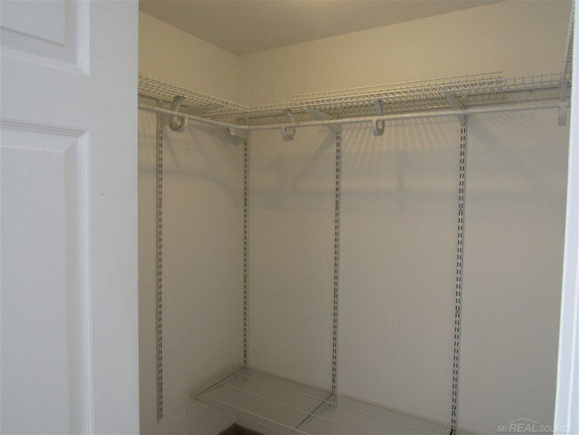 Building Photo - 507 Country Club Dr