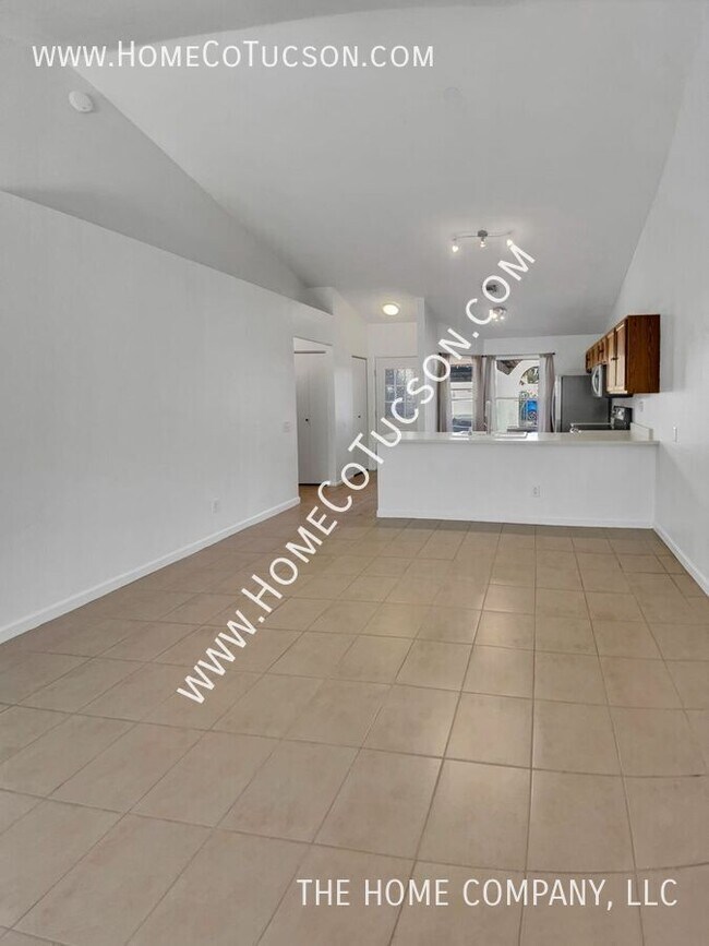 Building Photo - 2947 W Talara Ln