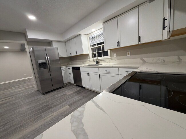 Foto del edificio - 4019 Piedmont Dr SE