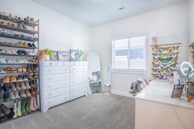 Foto del edificio - 2418 W Glover Ln