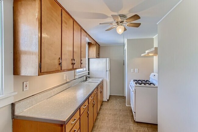 Foto del edificio - 402 South 13th Avenue, St. Charles, IL, 60174