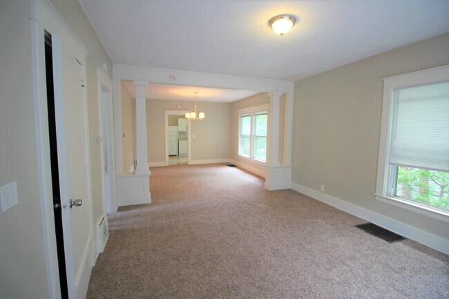 Foto del edificio - 736 Oakland Ave SW