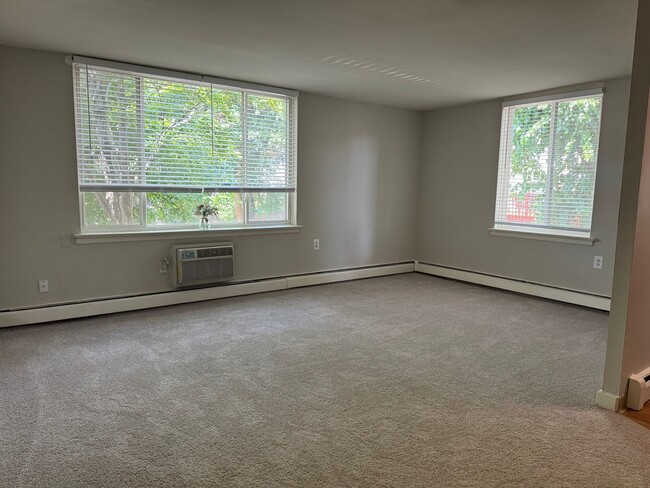 Interior Photo - Metropolitan Roxborough