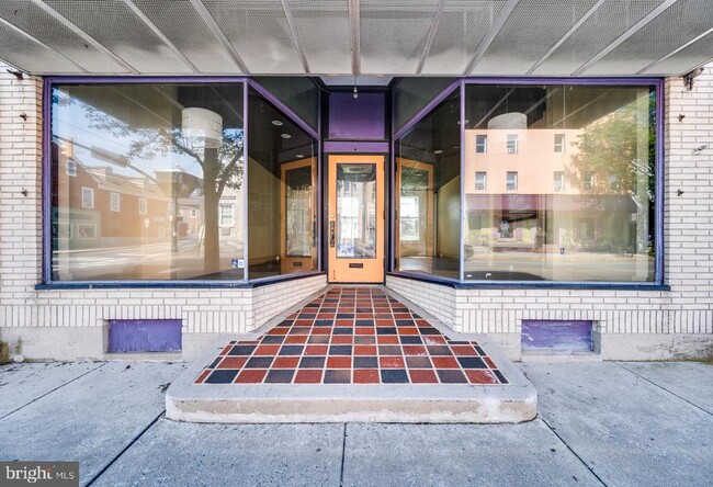 Building Photo - 306 W Main St