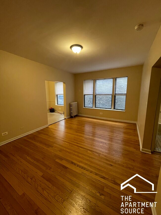Building Photo - 7728 N Marshfield Ave