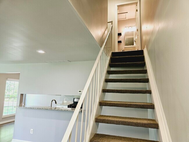 Building Photo - 2650 Fenwick Ct