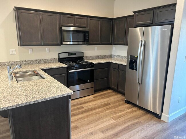 Foto del edificio - 3530 Downpatrick Ln