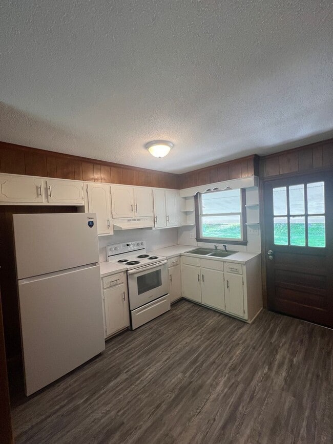 Foto del edificio - 2 Bedroom Duplex Available (Monroe)