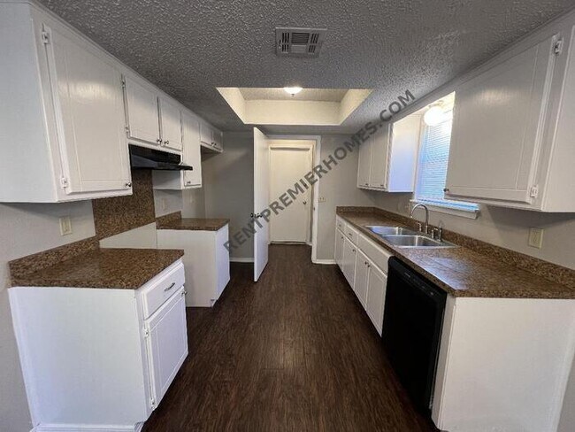 Foto del edificio - 3913 Hiddleston Cir