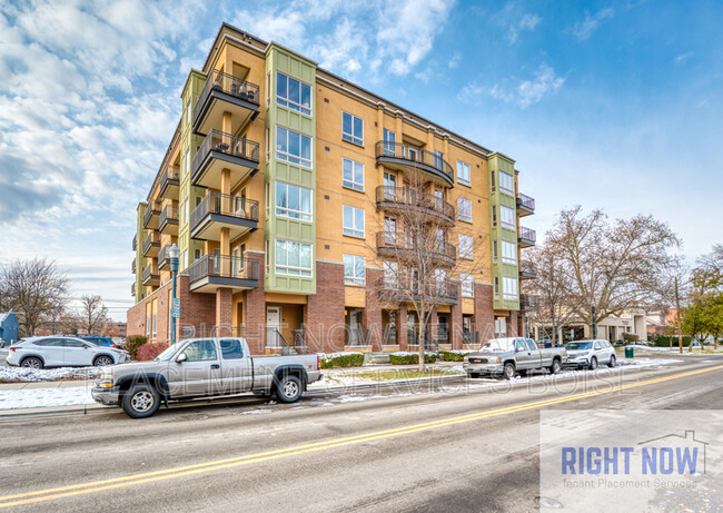 Foto del edificio - 323 W Jefferson St