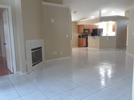 Building Photo - 572 Lancer Oak Dr