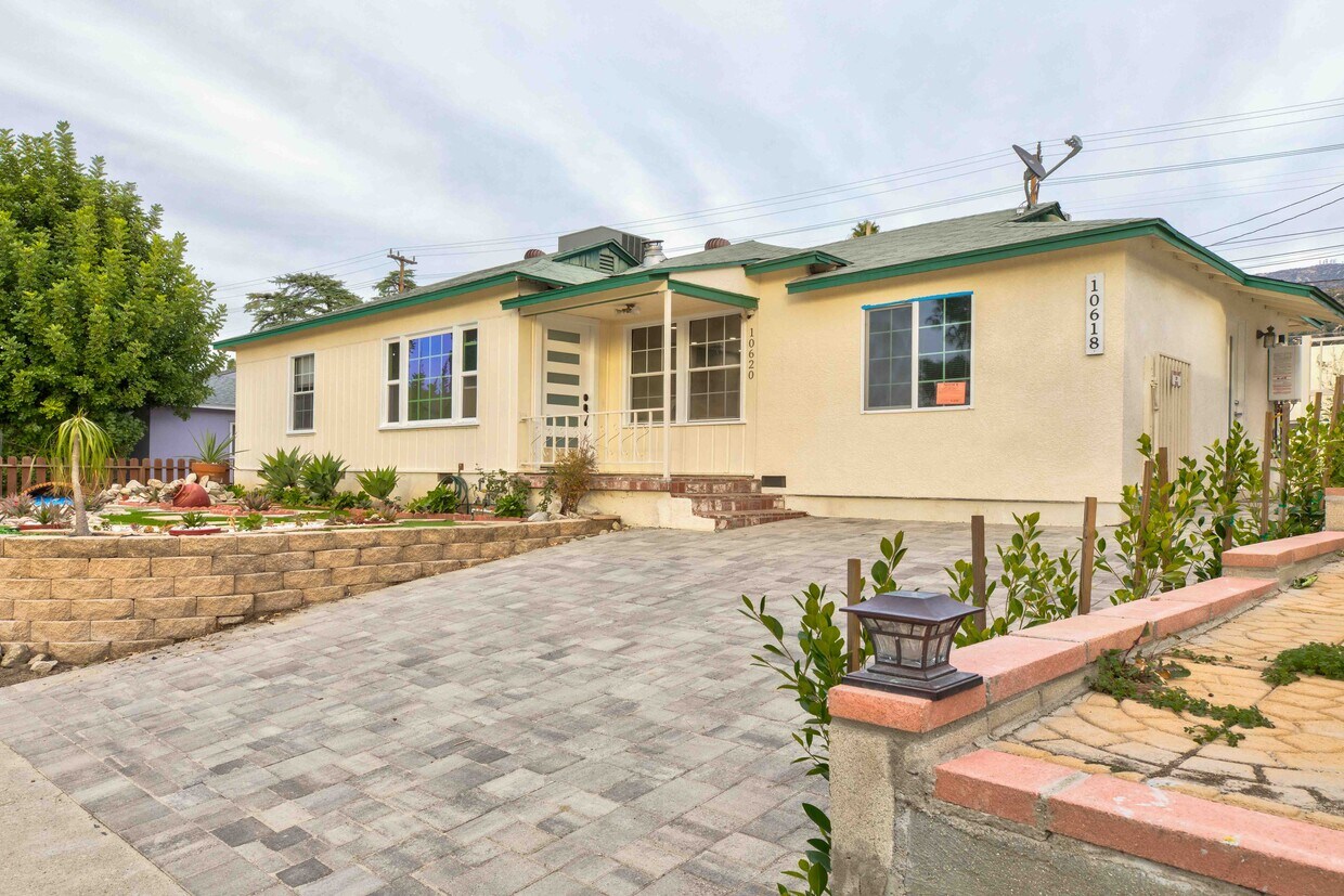 10620 Fernglen Ave, Tujunga, CA 91042 House Rental in Tujunga, CA