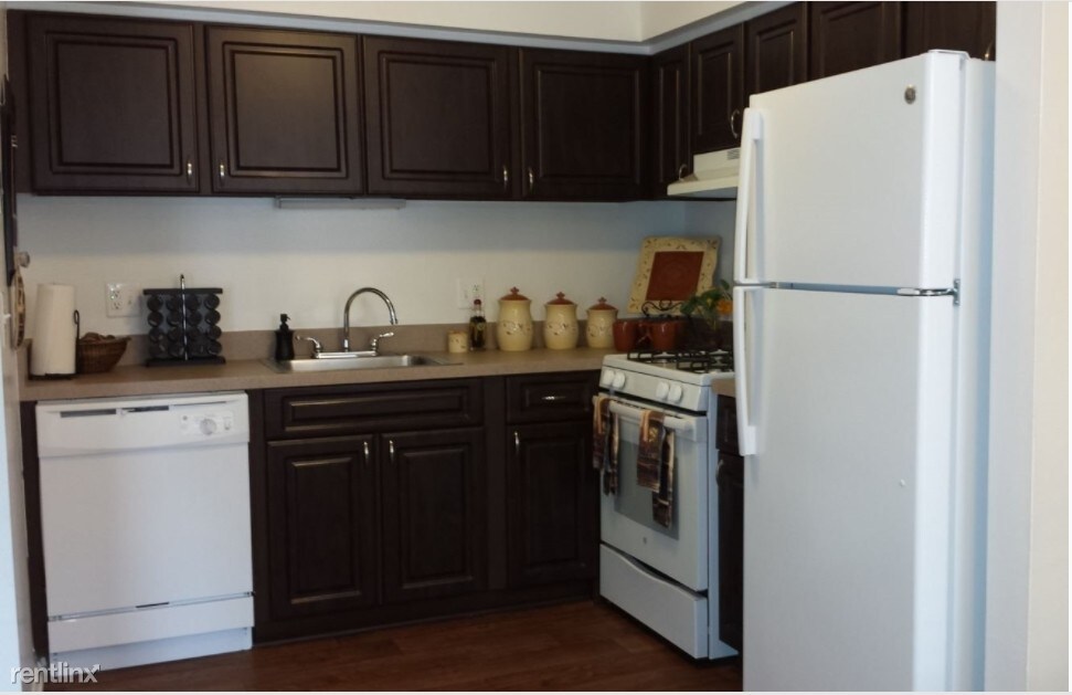 18679 Innsbrook Dr, Northville, MI 48168 Condo for Rent in Northville