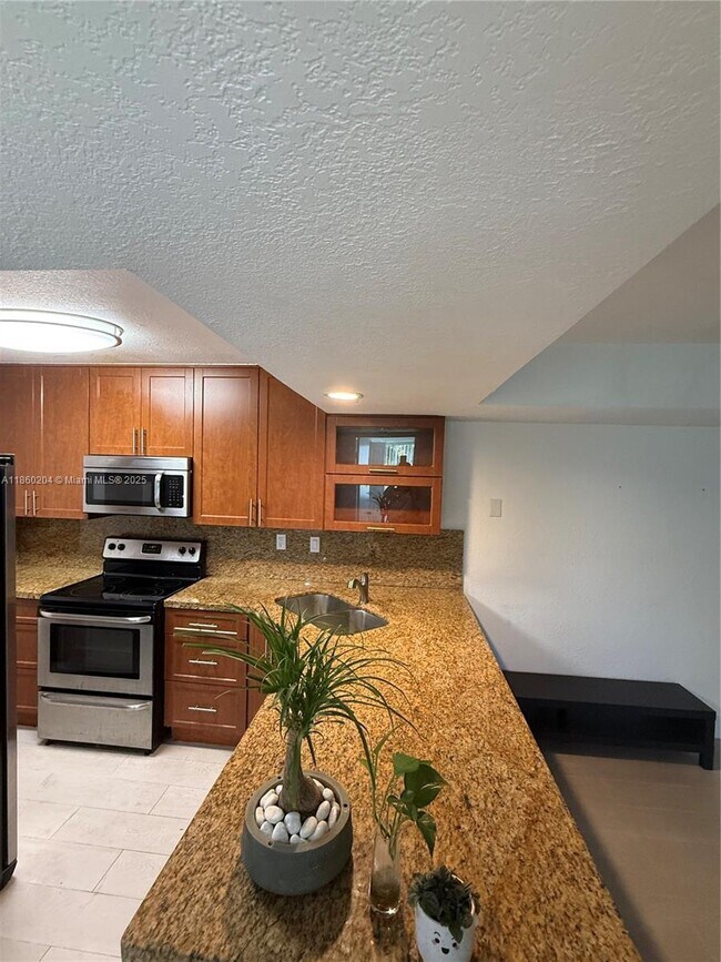 Foto del edificio - 4720 NW 102nd Ave