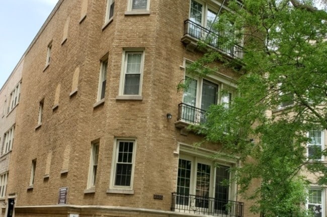 Building Photo - 2150 W Arthur Ave