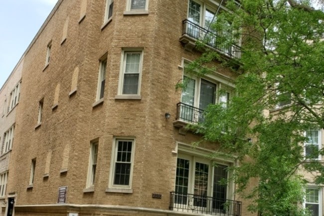 Building Photo - 2150 W Arthur Ave