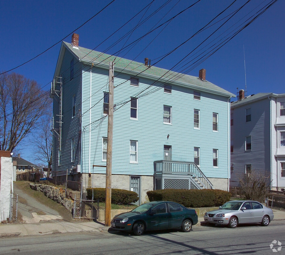 Building Photo - 820 Dwelly St