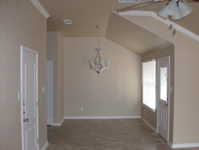 Building Photo - 3 bedroom 2 bath Duplex off Bunny Trail Killeen