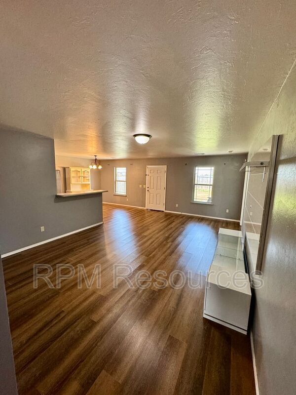 Foto del edificio - 7404 Park Meadow Dr