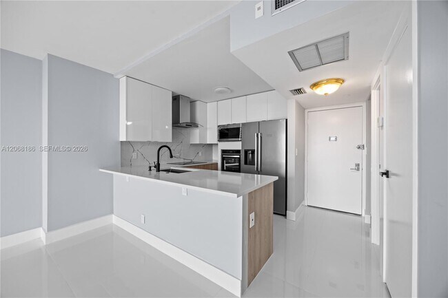 Building Photo - 20335 W Country Club Dr