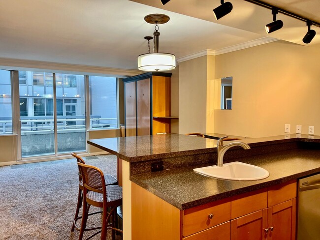 Foto del edificio - Luxury Studio Living in Seattle Heights – ...