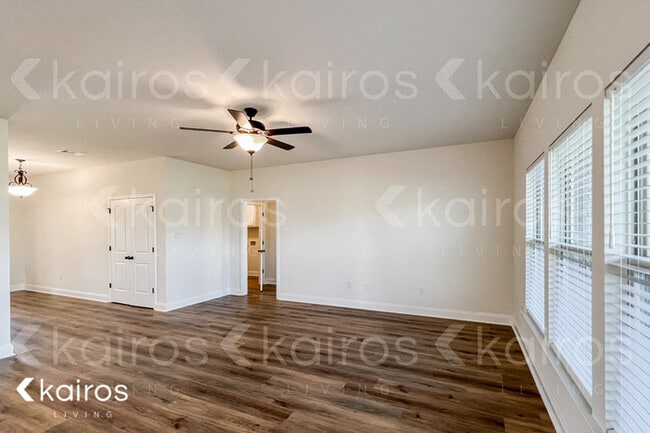 Building Photo - 21150 Chardonnay Dr
