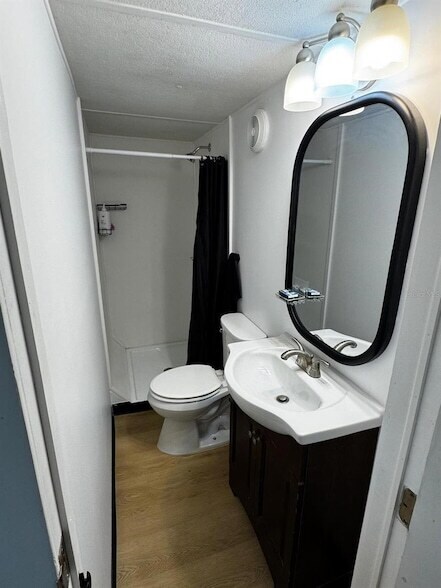 Foto del edificio - 15482 Mapletree Dr