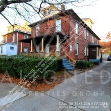 Building Photo - 2095 Lark St