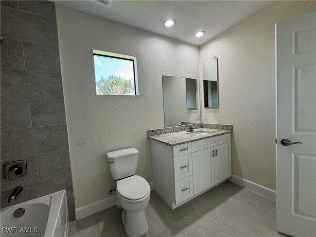 Foto del edificio - 604 W 17th St