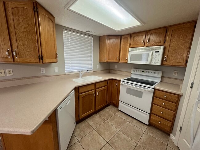 Kitchen - 1071 W 1360 S