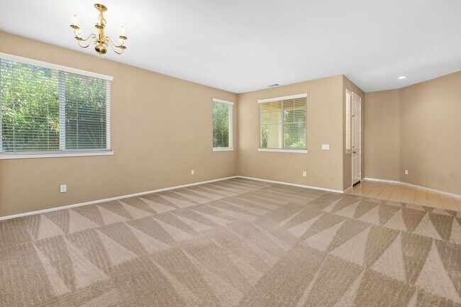 Building Photo - Two Story Home in Red Hawk On a Cul-de-sac, 4br+LOFT/2.5ba, 3,113Sqft, Fireplace, Large Yard