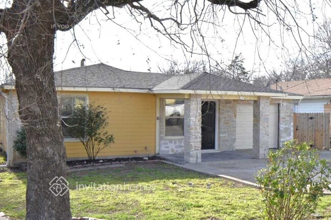 Building Photo - 208 Ennis St