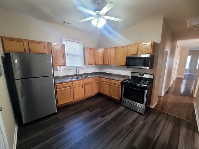 Foto del edificio - 8022 S Burnham Ave
