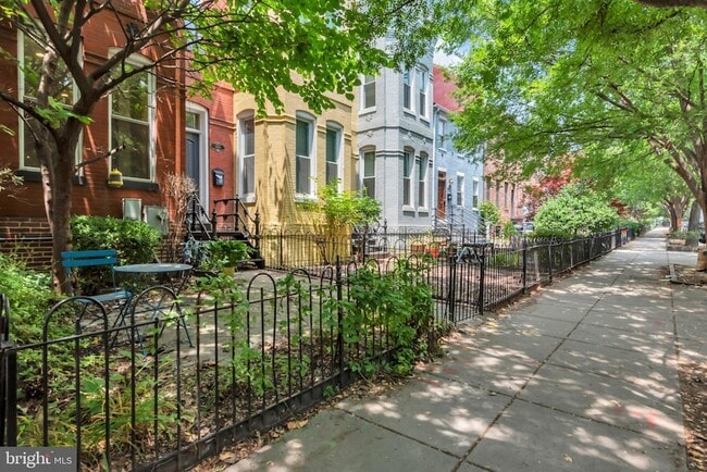Building Photo - 1810 6th St NW